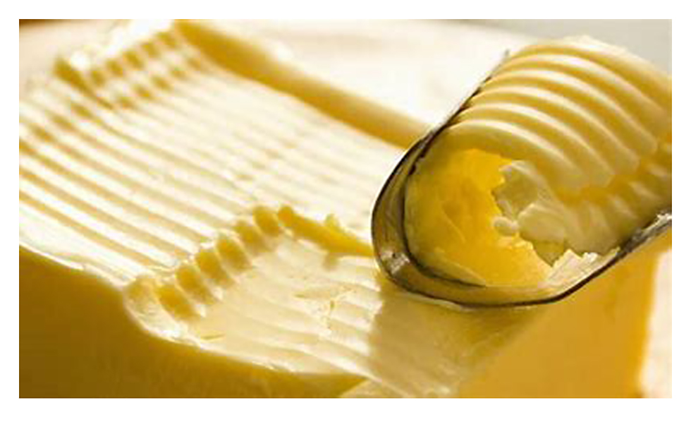  La mantequilla es considerada un producto procesado. Pero la margarina está entre los ultraprocesados. Aun así, eso no determina necesariamente cuál es major