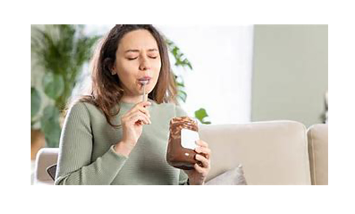 comer, chocolate, colicos, mentruales, mujeres, ayuda