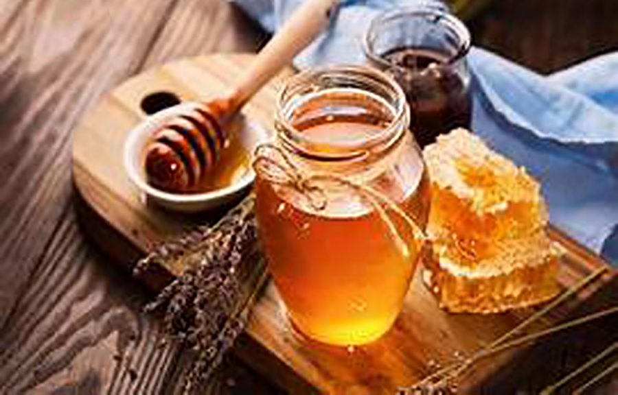  Una reciente investigación demuestra que la miel aporta más dulzor y menos calorías que el azúcar de mesa