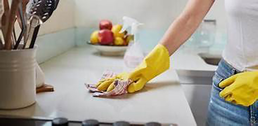 Desde alimentos con años en la despensa hasta utensilios rotos son las cosas que debemos sacar de la cocina