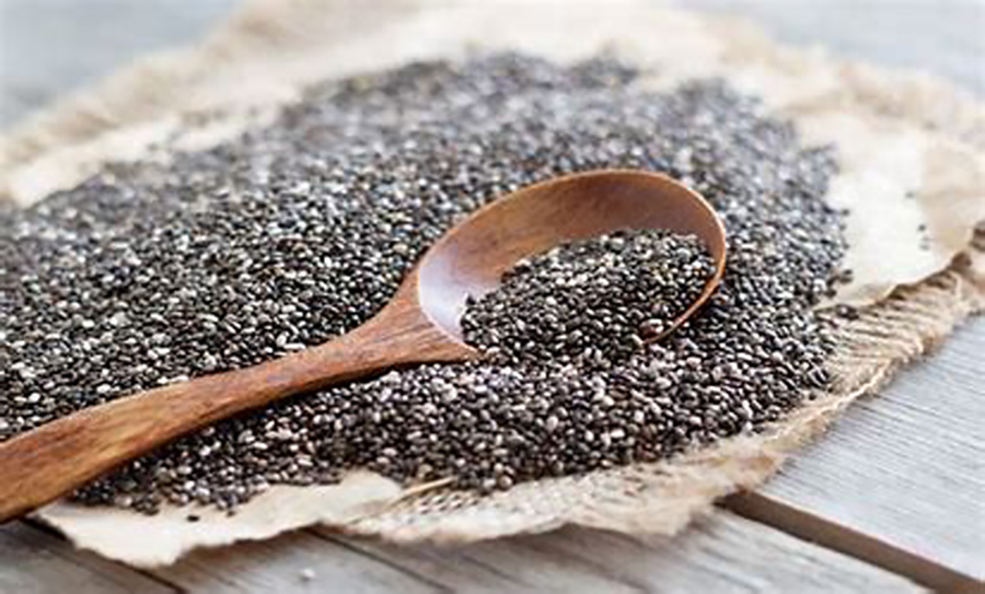 El consumo de las semillas de chía tiene beneficios para la salud, entre ellos la reducción de la presión arterial, mejorar la salud digestiva y más.