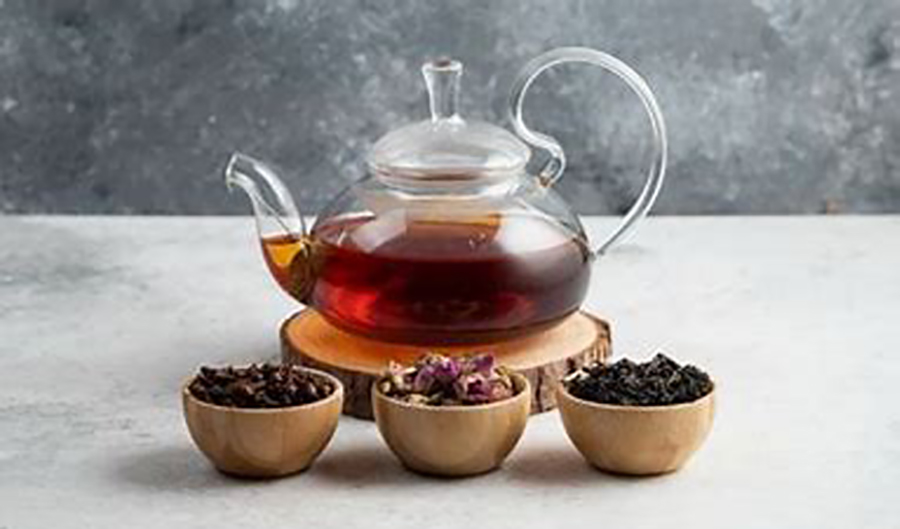  El té negro tiene una combinación de ingredientes que ayudan al organismo a envejecer de manera más lenta, según estudios