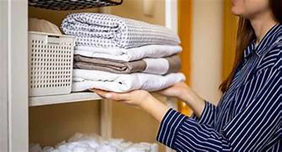  Expertos en limpieza revelan que lavar en exceso ciertos artículos del hogar puede dañarlos. Descubre cuáles son y con qué frecuencia deberías lavarlos