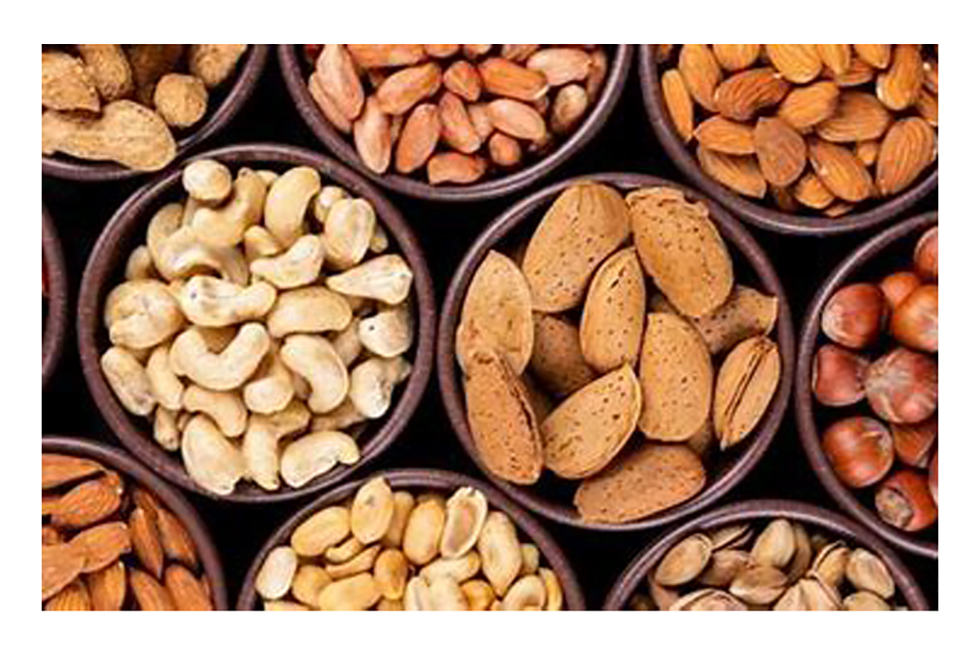  Las nueces son un alimento de origen vegetal de delicioso sabor que se pueden agregar a las diferentes comidas para obtener sus beneficios para la salud