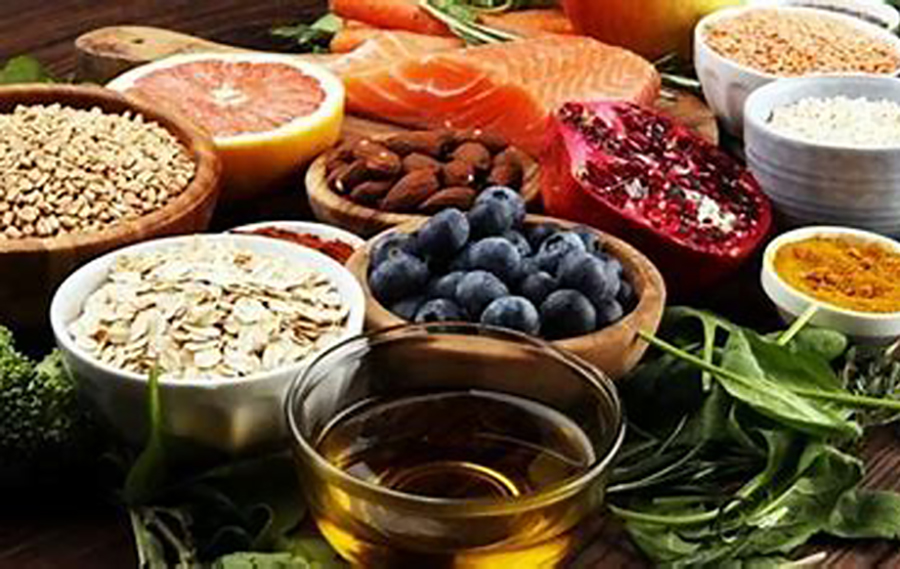  Hay snacks saludables que se pueden comer entre comidas que aportan beneficios para la salud