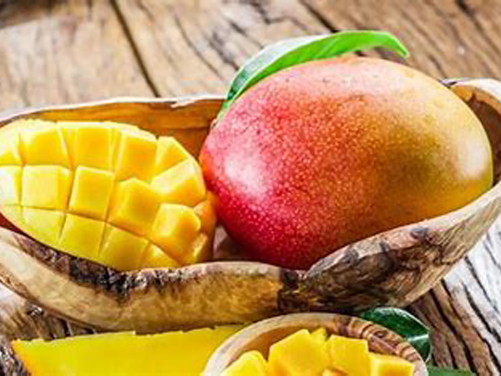 Cada vez más son los estudios que comprueban los múltiples usos que se le puede dar a las cáscaras de mango en la alimentación, como remedio casera y para mejorar la salud