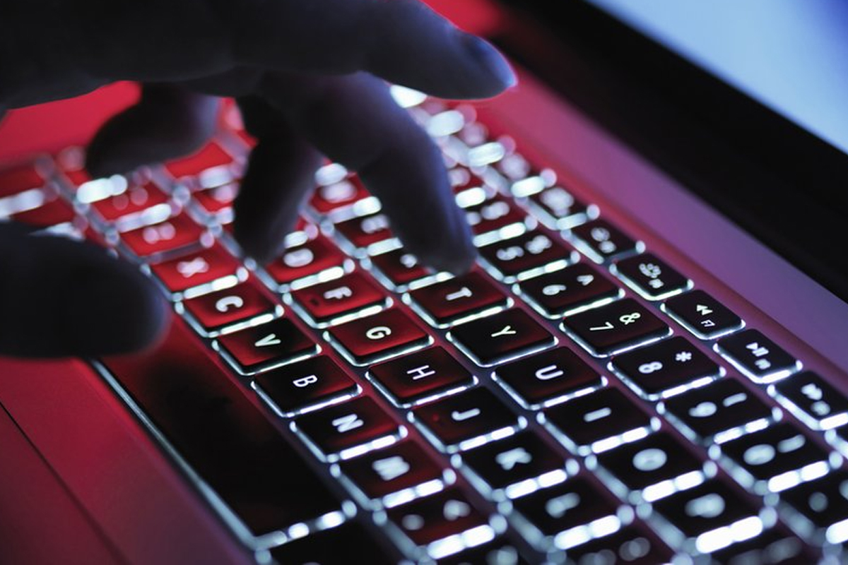 Internet, bombas cohetes, proyectiles, Servicios Telefónicos, Ucrania, Red Latina