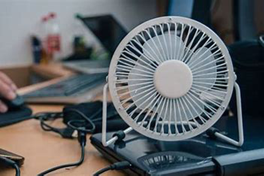 La ola de calor actual en Estados Unidos ha generado un aumento sin precedentes en el uso de aire acondicionado, lo que a su vez ha llevado a un incremento en el consumo de energía y a un mayor estrés en las redes eléctricas.