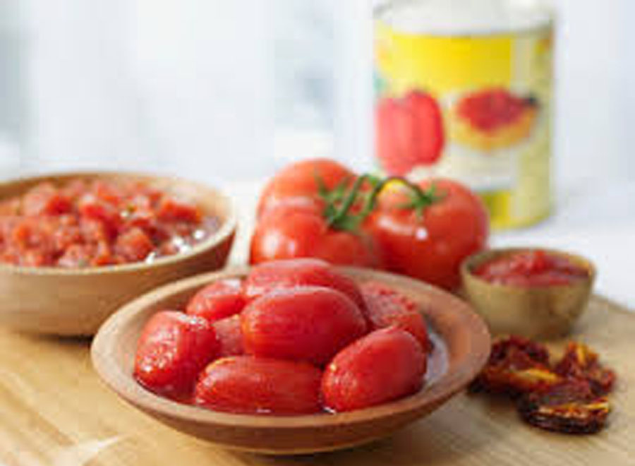  Hay alimentos saludables que pierden propiedades por los aditivos y conservantes, como el tomate en lata